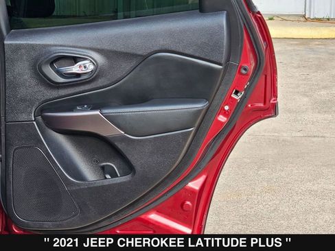 Used 2021 Jeep Cherokee Latitude Plus AWD/4WD image 27
