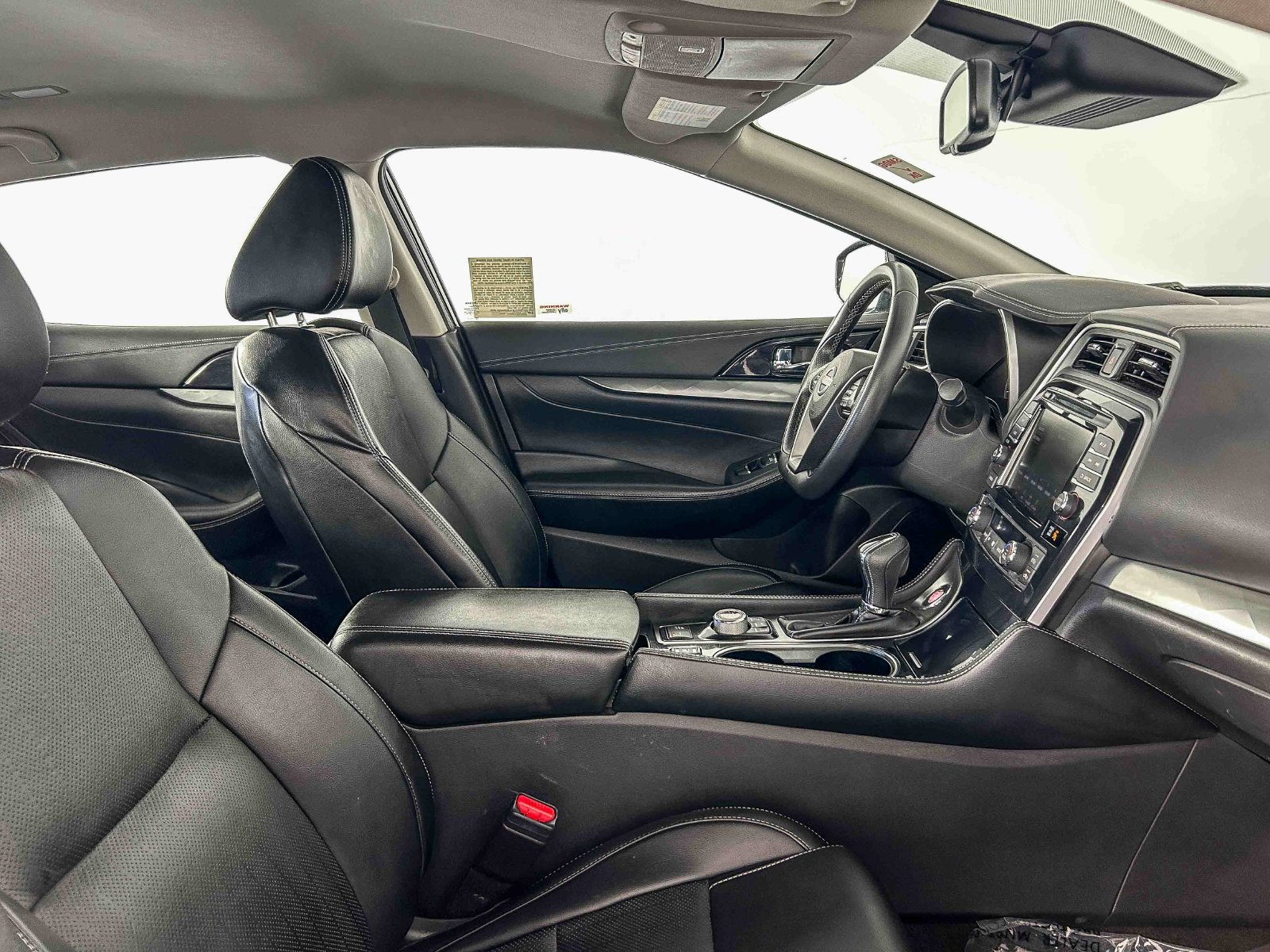 Used 2023 Nissan Maxima SV w/ Floor Mat Group FWD image 17