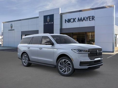 New 2026 Lincoln Navigator Premiere AWD/4WD image 8