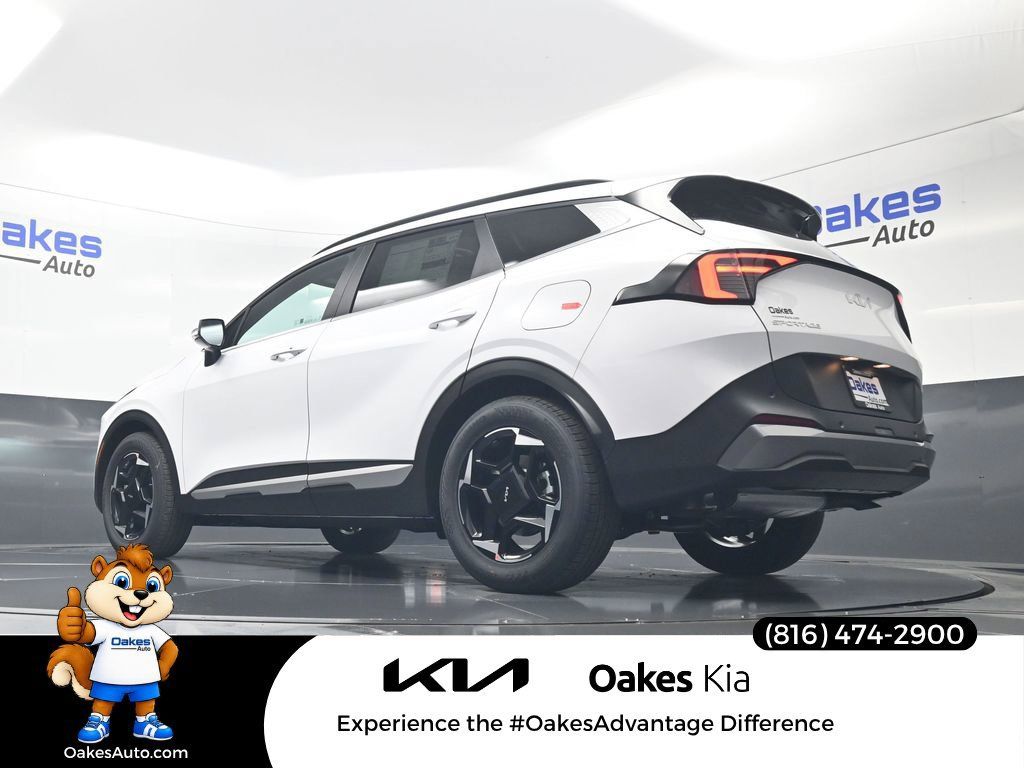 Certified 2026 Kia Sportage EX w/ EX Panorama Roof Package FWD image 42