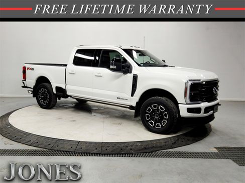 Used 2025 Ford F250 Platinum image 1