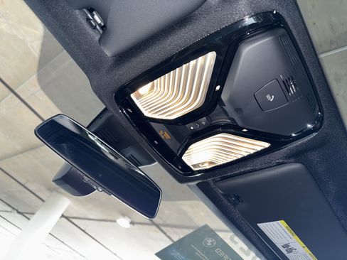 Certified 2025 BMW 330i Sedan image 31