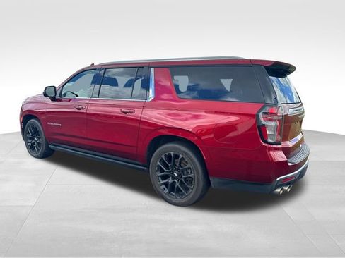 Used 2023 Chevrolet Suburban High Country AWD/4WD image 3