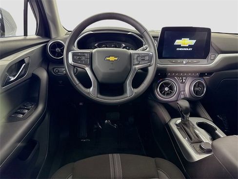 Used 2025 Chevrolet Blazer LT image 21