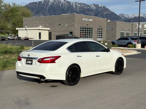 Used 2016 Nissan Altima 2.5 S w/ Power Driver Seat Package FWD image 9