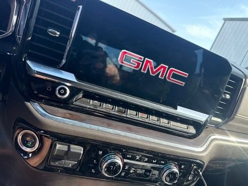 Used 2024 GMC Sierra 1500 SLT w/ SLT Premium Plus Package AWD/4WD image 22