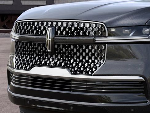New 2027 Lincoln Navigator Reserve AWD/4WD image 17
