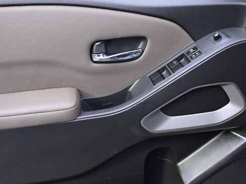 Used 2022 Nissan Frontier SV image 22