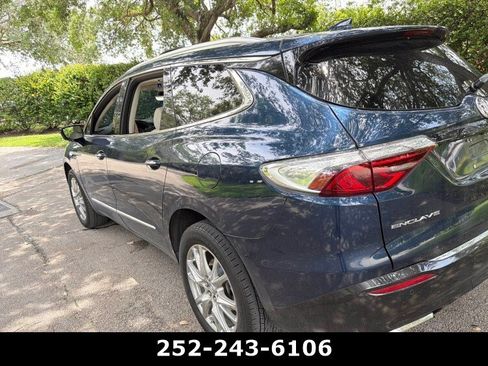 Used 2023 Buick Enclave Premium w/ Experience Buick Package FWD image 3