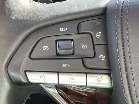Used 2022 Cadillac Escalade Premium Luxury Platinum AWD/4WD image 14