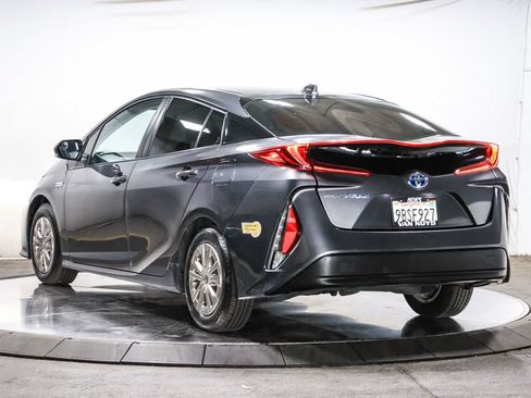Certified 2022 Toyota Prius Prime LE FWD image 3