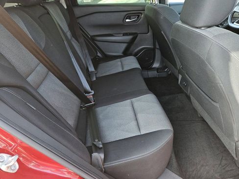 Used 2024 Nissan Rogue SV image 31