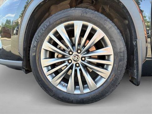 Used 2021 Toyota Highlander Platinum AWD/4WD image 9