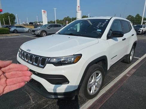 Used 2023 Jeep Compass Sport AWD/4WD image 1