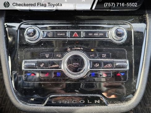 Used 2022 Lincoln Corsair AWD w/ Premium Package image 18