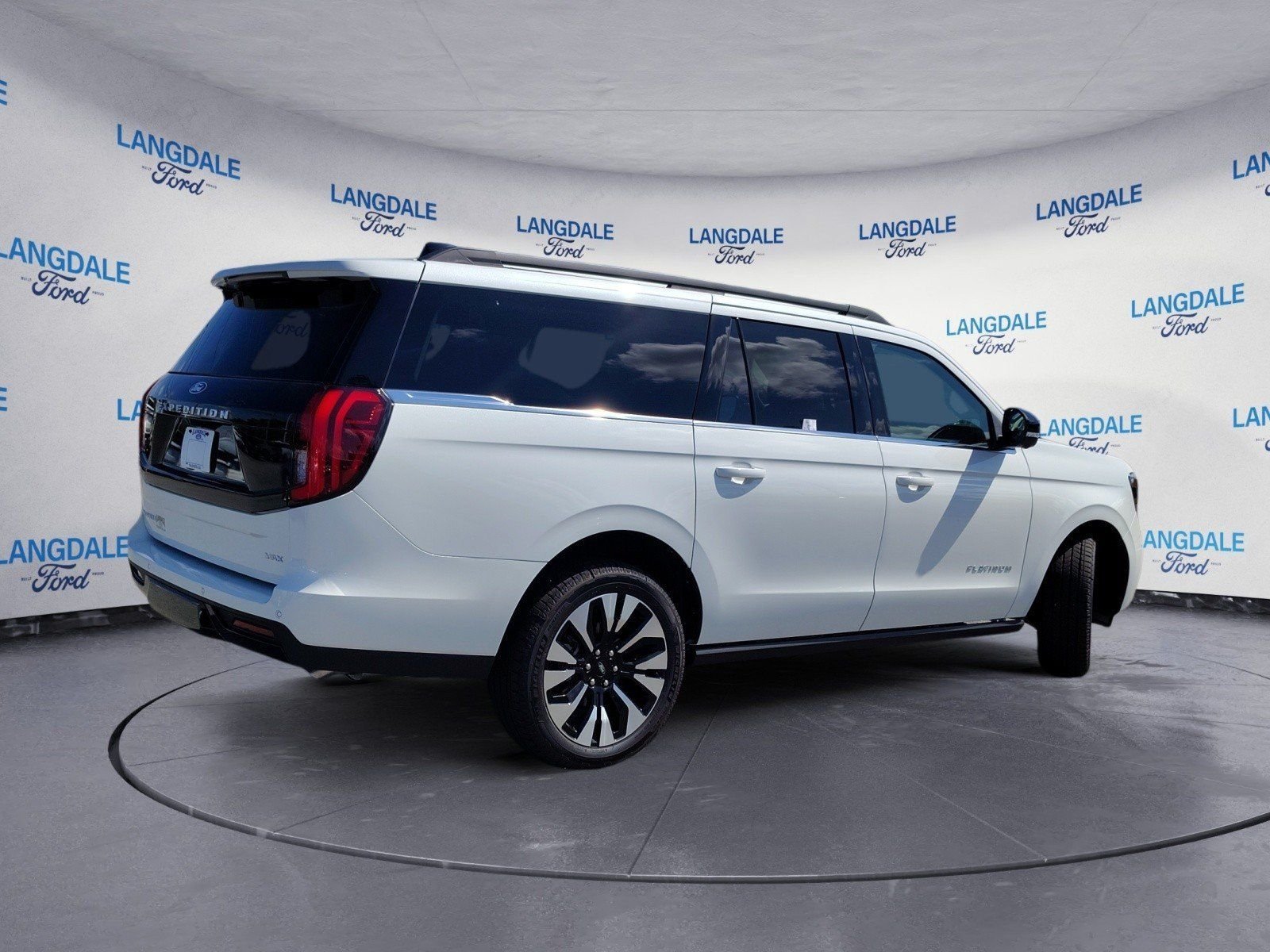 New 2027 Ford Expedition Max Platinum w/ Driver's Package AWD/4WD image 4