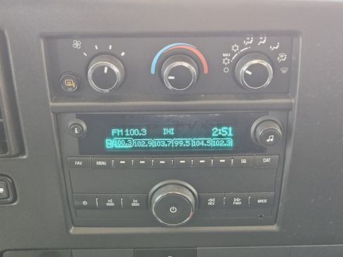Used 2024 Chevrolet Express 2500 w/ Driver Convenience Package RWD image 9