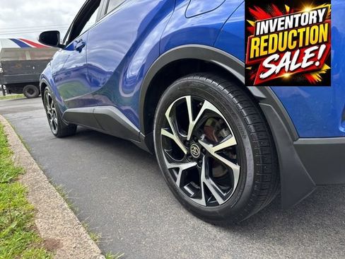 Used 2021 Toyota C-HR XLE FWD image 16