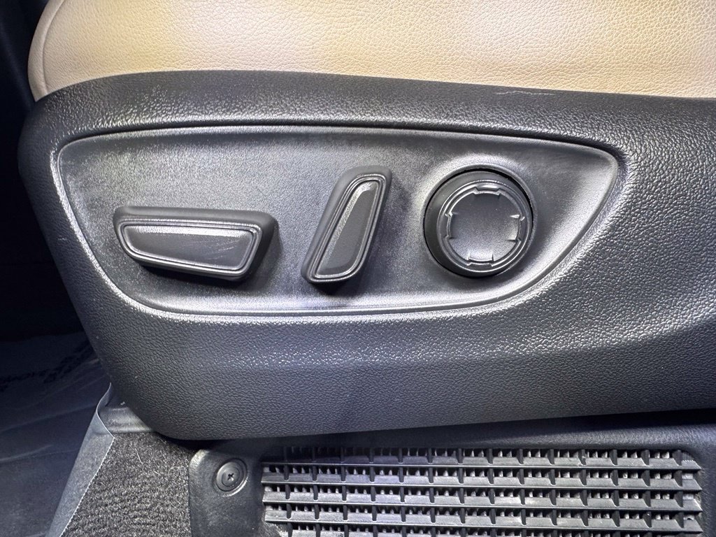 Certified 2024 Toyota Sienna XLE FWD image 23