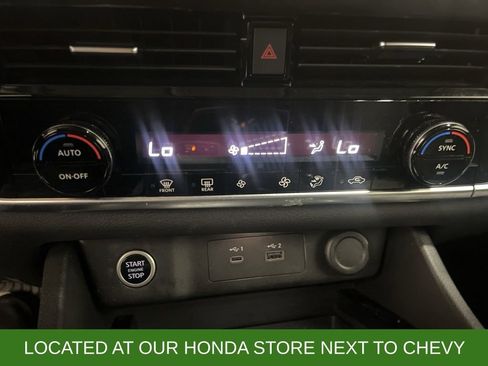 Used 2022 Nissan Rogue SV image 14