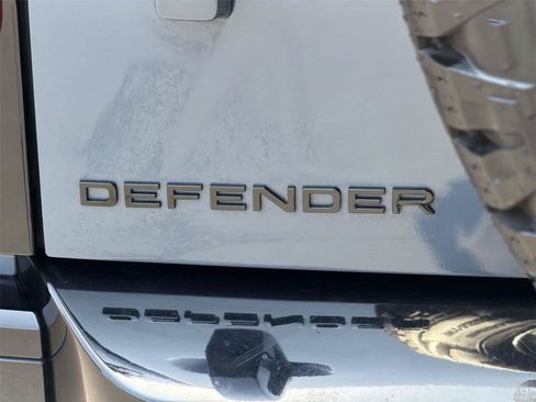 Used 2024 Land Rover Defender 110 X-Dynamic SE AWD/4WD image 8