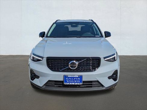 New 2026 Volvo XC40 B5 Ultra w/ Climate Package image 4