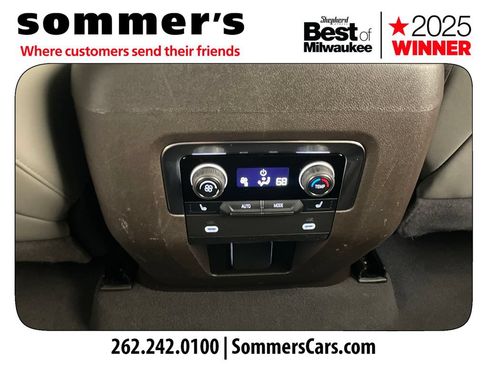 Used 2022 Chevrolet Suburban LT w/ LT Signature Plus Package AWD/4WD image 24
