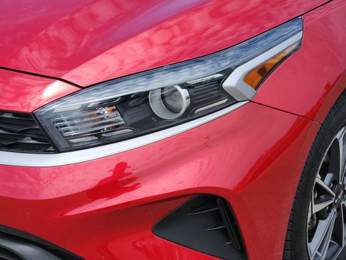 Used 2024 Kia Forte LXS FWD image 11