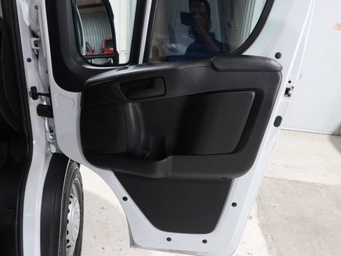 Used 2024 RAM ProMaster 2500 w/ Convenience Group FWD image 14