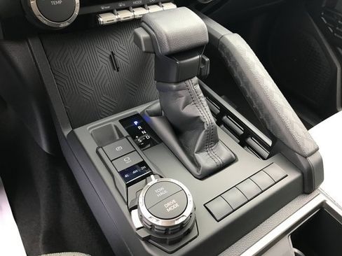 New 2026 Toyota 4Runner SR5 AWD/4WD image 19