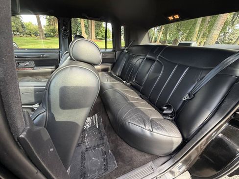 Used 1993 Lincoln Town Car Signature RWD image 31
