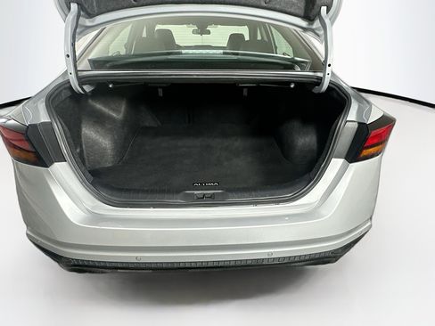 Used 2024 Nissan Altima 2.5 SR FWD image 26