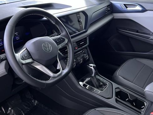 Used 2024 Volkswagen Taos SE image 28