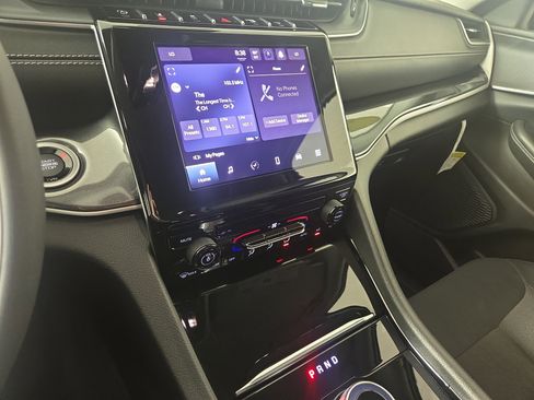 Certified 2023 Jeep Grand Cherokee L Laredo image 23