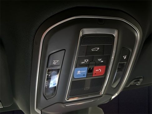 Used 2024 Jeep Wagoneer Series II w/ Flexible Seating Group image 23