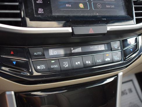 Used 2017 Honda Accord EX-L image 28