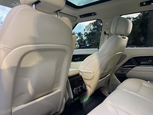 Used 2023 Land Rover Range Rover SE image 62
