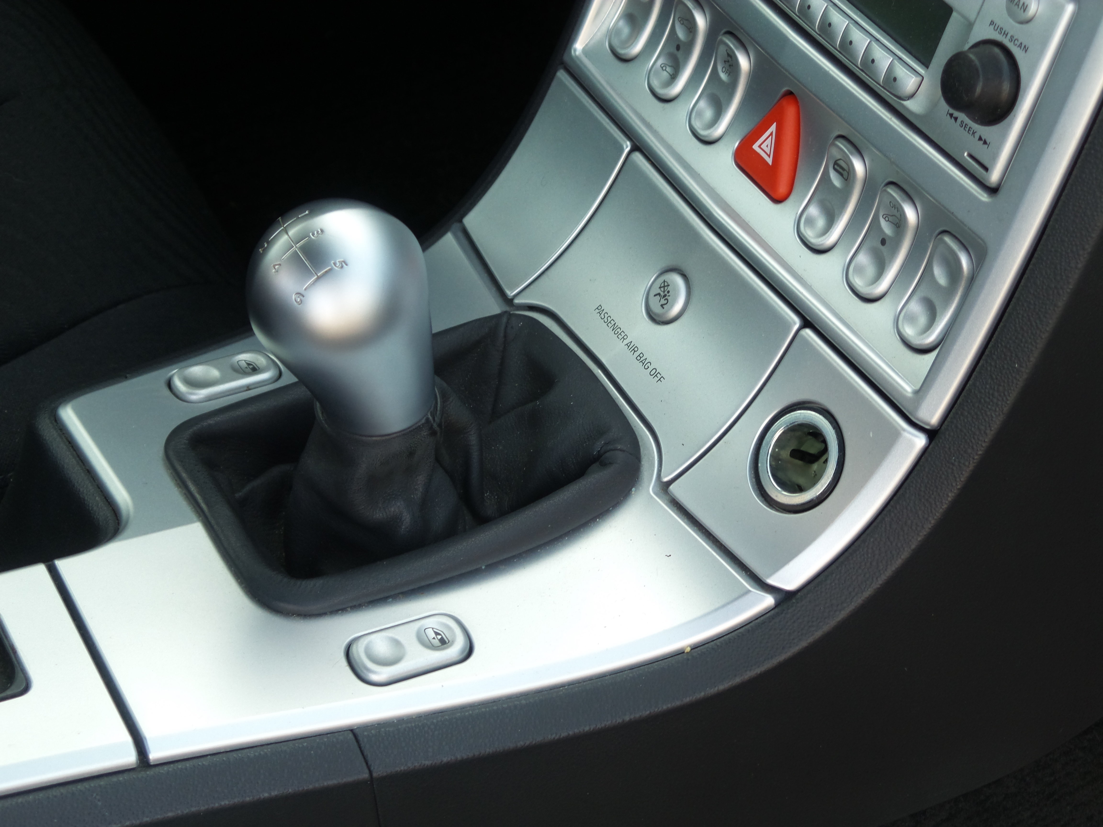 Used 2007 Chrysler Crossfire Coupe RWD image 36