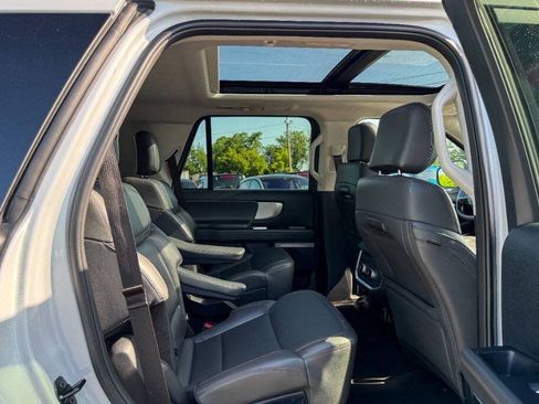 Used 2025 Ford Expedition Active AWD/4WD image 16