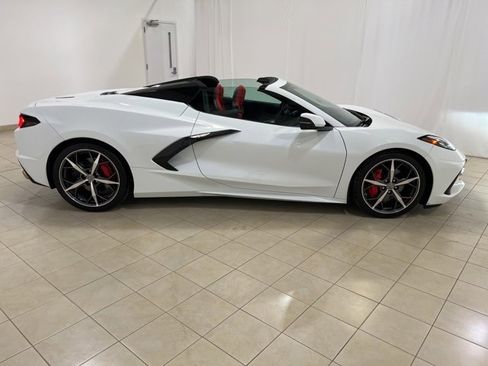 Used 2022 Chevrolet Corvette Stingray Convertible w/ 1LT image 6