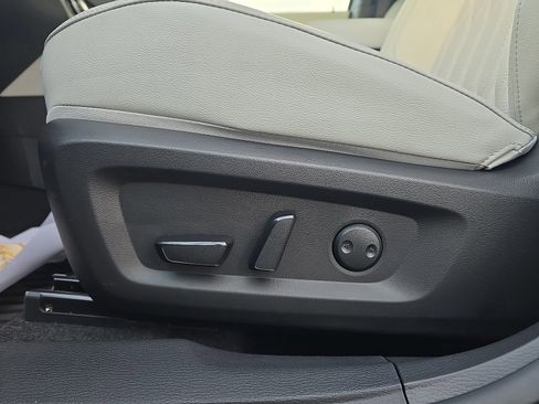 New 2026 Mitsubishi Outlander SEL AWD/4WD image 13