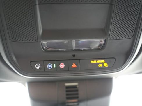 Used 2024 Chevrolet Traverse Z71 image 32