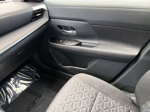 Certified 2025 Nissan Kicks SV FWD image 27