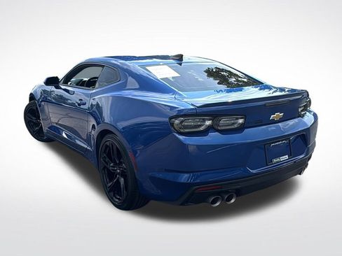 Used 2022 Chevrolet Camaro LT w/ Technology Package RWD image 5
