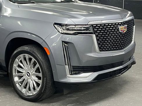 Used 2022 Cadillac Escalade Premium Luxury w/ LPO, Illumination Package image 43