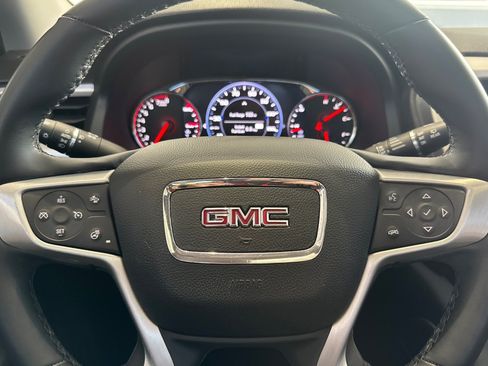 Used 2023 GMC Acadia SLT w/ Technology Package AWD/4WD image 30