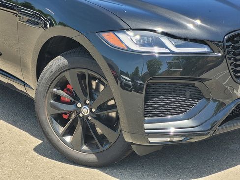 New 2025 Jaguar F-PACE R-Dynamic S image 6