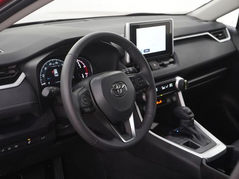 Used 2025 Toyota RAV4 XLE w/ Convenience Package image 23