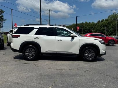 Certified 2024 Nissan Pathfinder SV