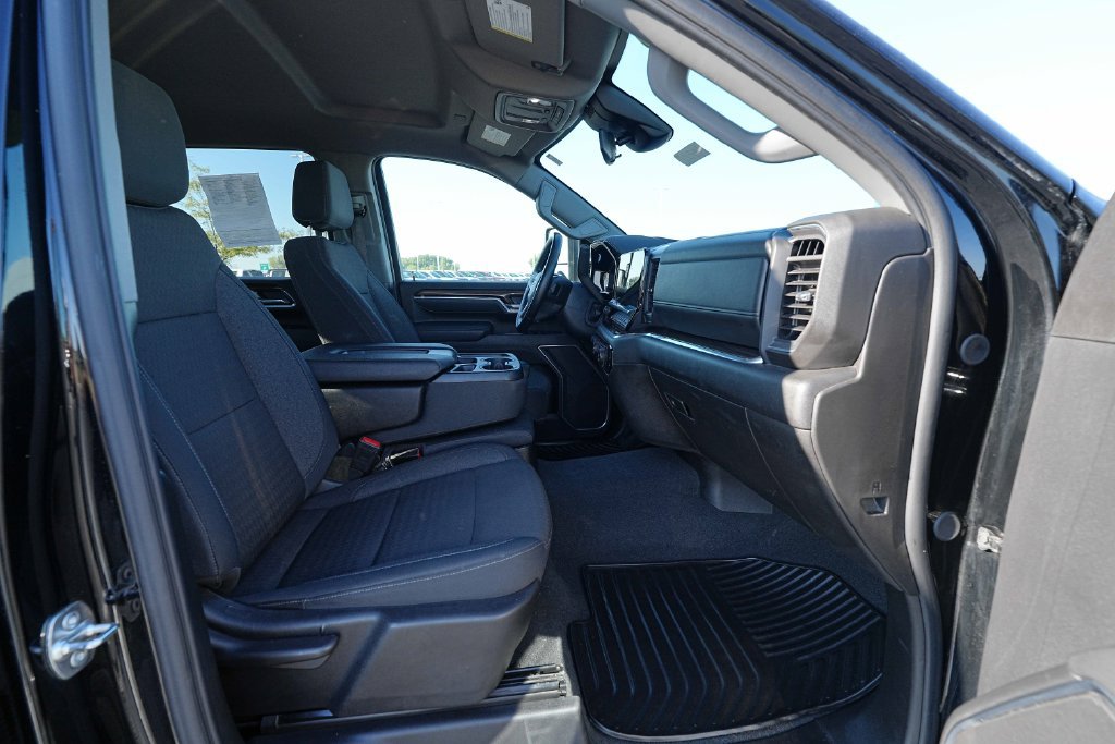 Used 2025 Chevrolet Silverado 2500 LT w/ Convenience Package AWD/4WD image 21